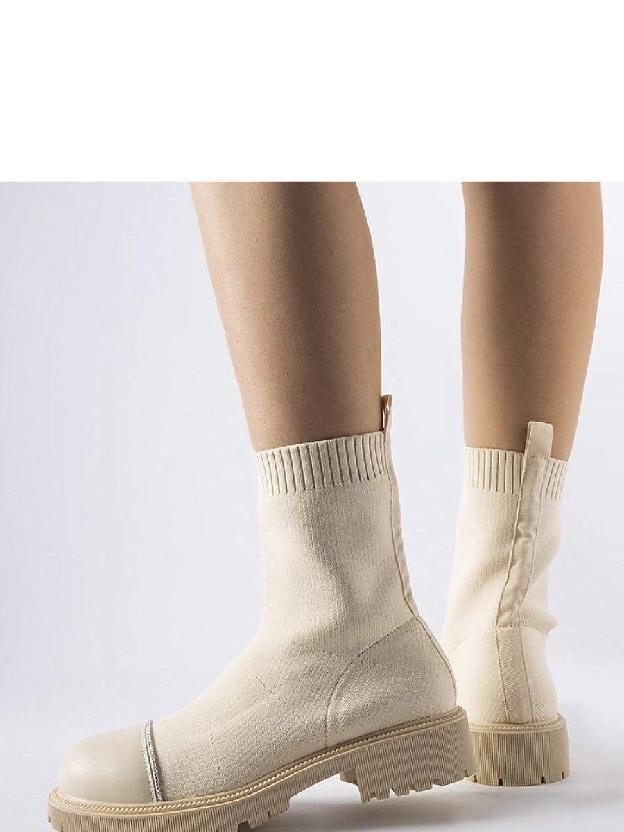 27fd1574872b774697b097812a5793be